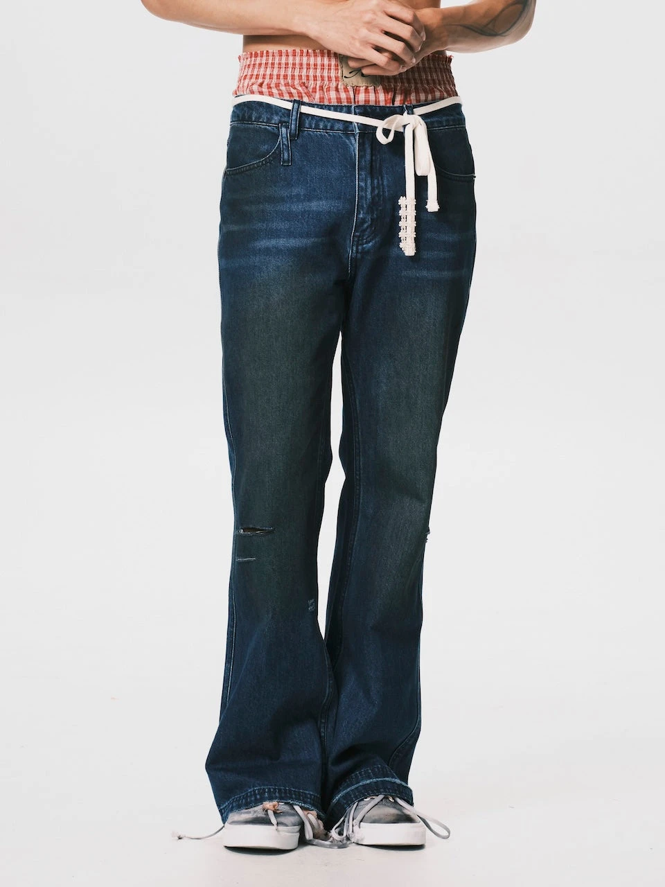 ANOWHEREMAN DIRTY WASH FLARED JEANS
