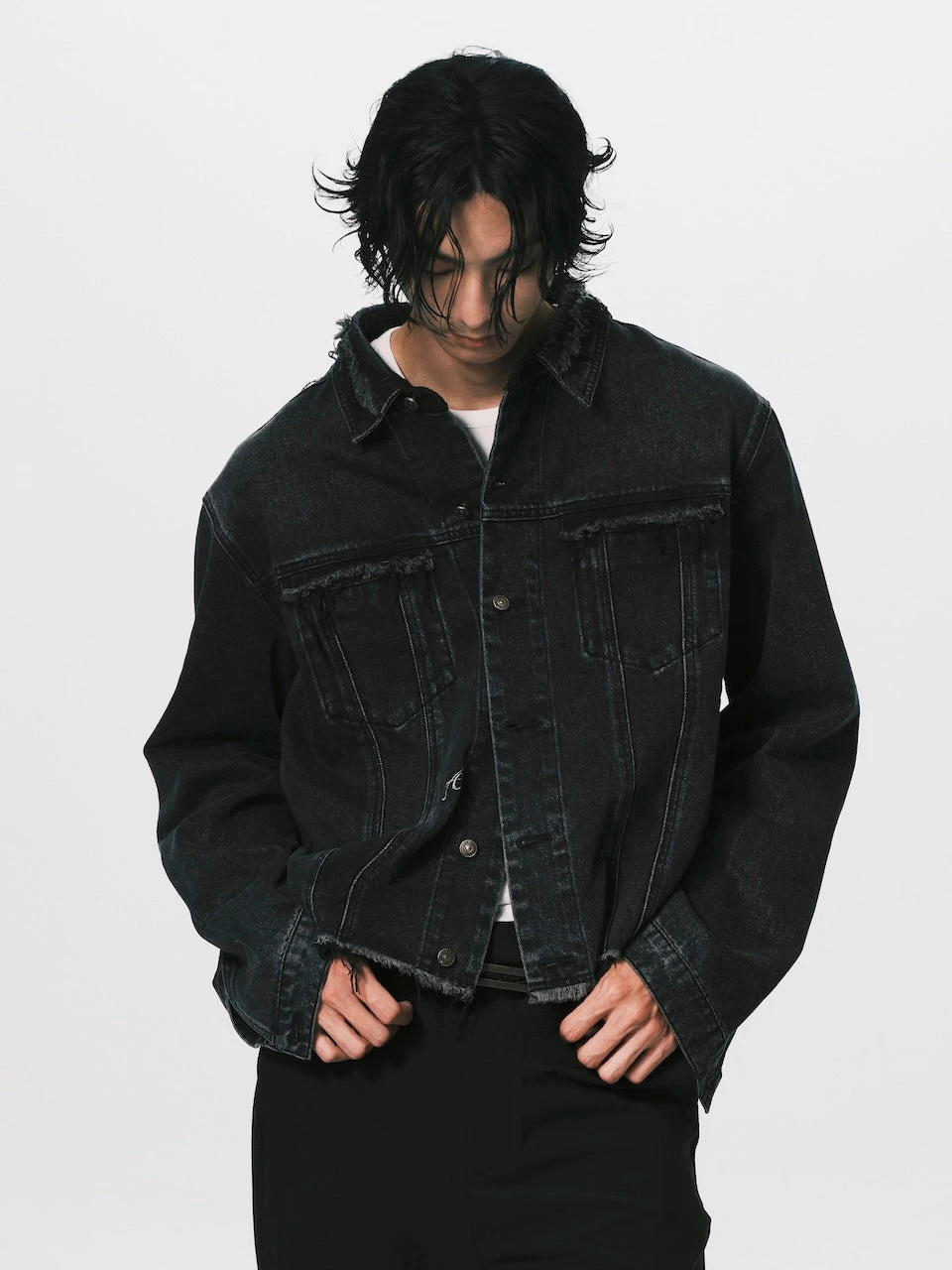 ANOWHEREMAN CROPPED DENIM JACKET