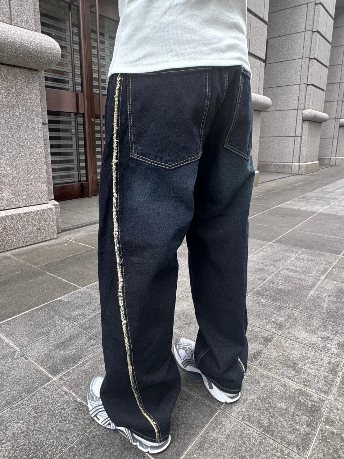 刷色帥氣彎刀褲