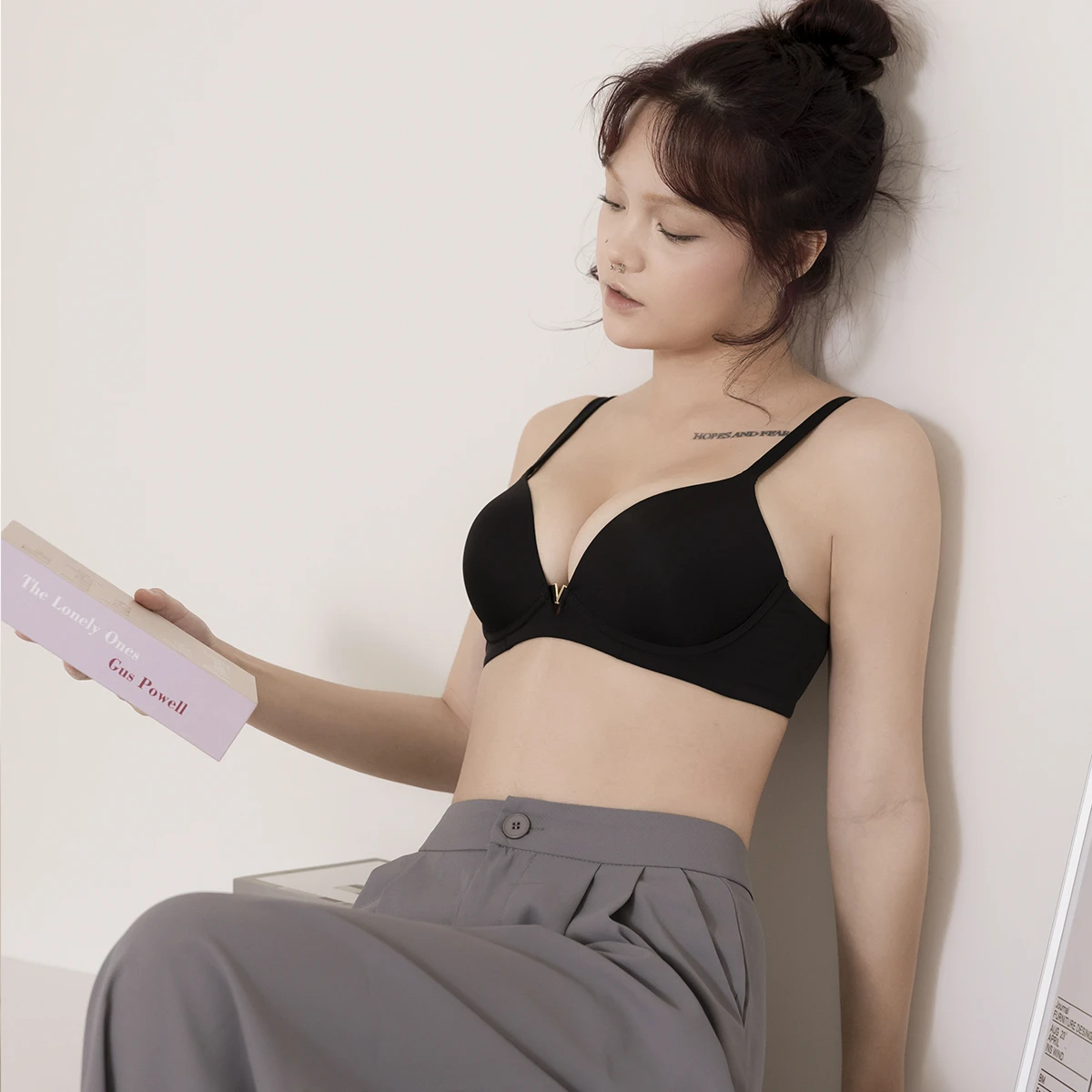 滿月內衣｜歐美輕奢深V美胸無鋼圈內衣（經典黑）