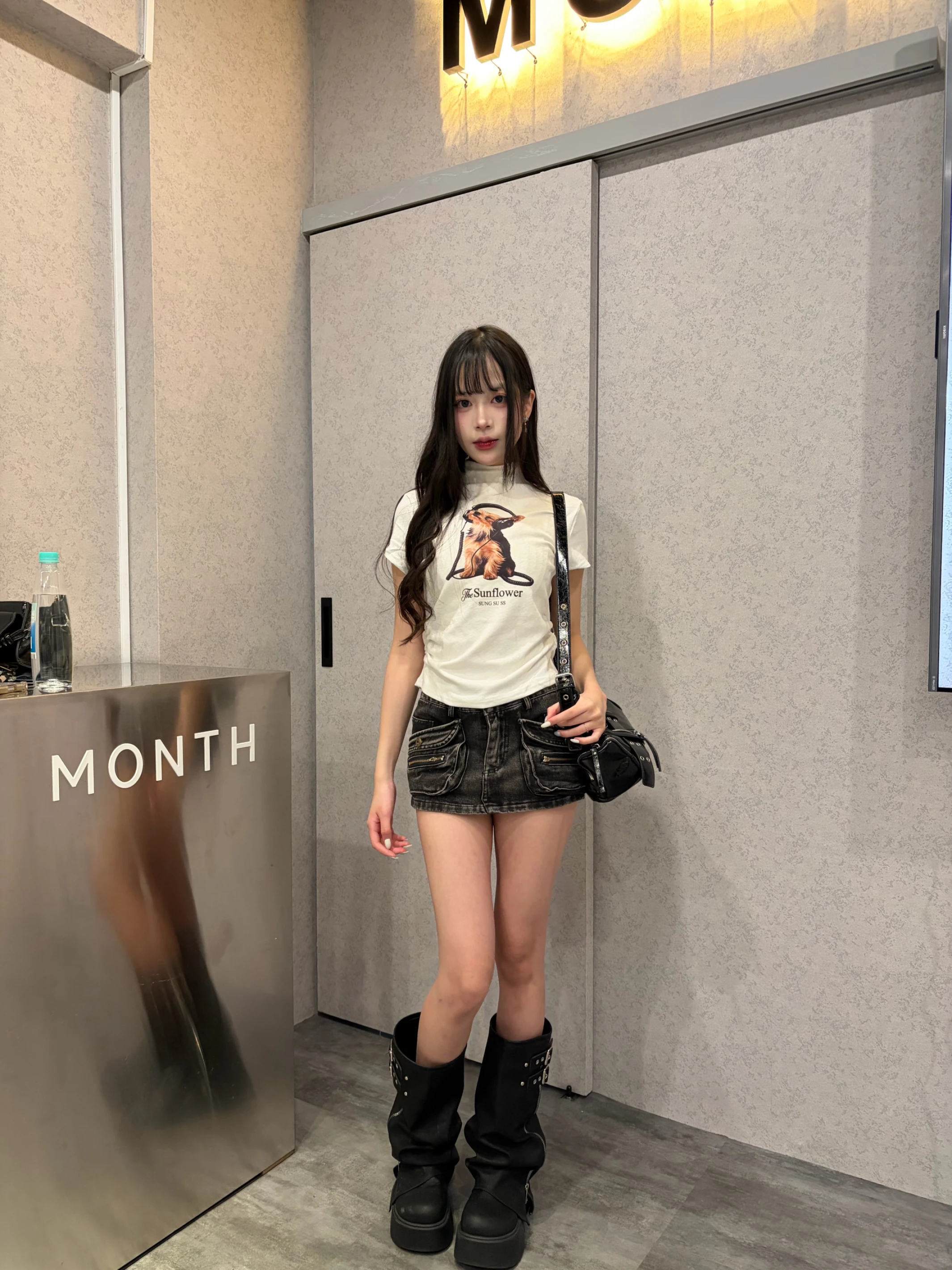 黑灰色反口袋牛仔褲