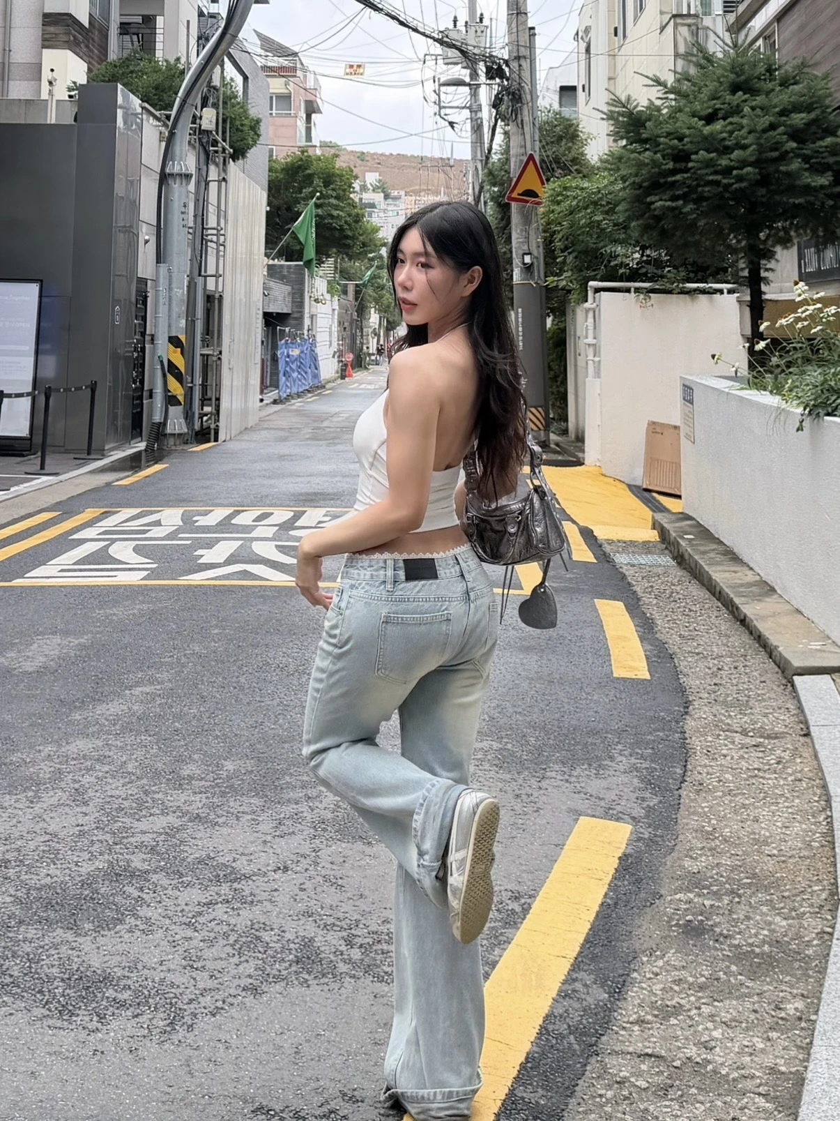 薄款蕾絲牛仔褲