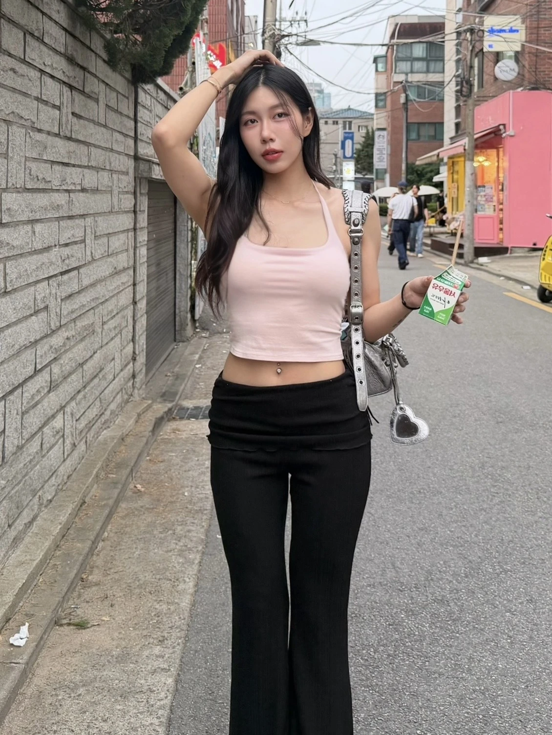 木耳邊翻腰喇叭褲
