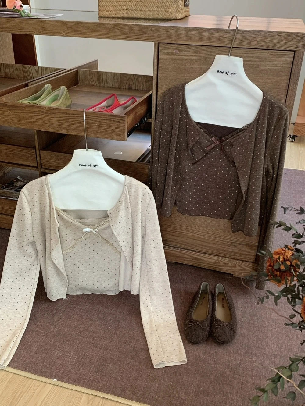 摩卡小姐 點點蝴蝶結兩件式上衣 beige