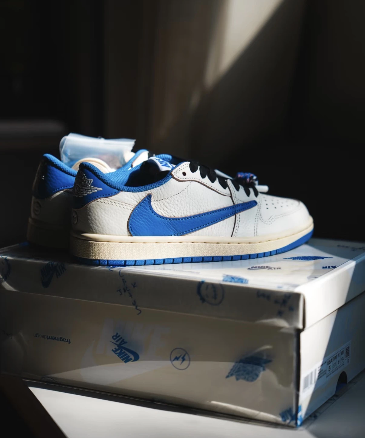 Jordan  × Travis Scott x 藤原浩 閃電倒勾2.0/DM7866-104