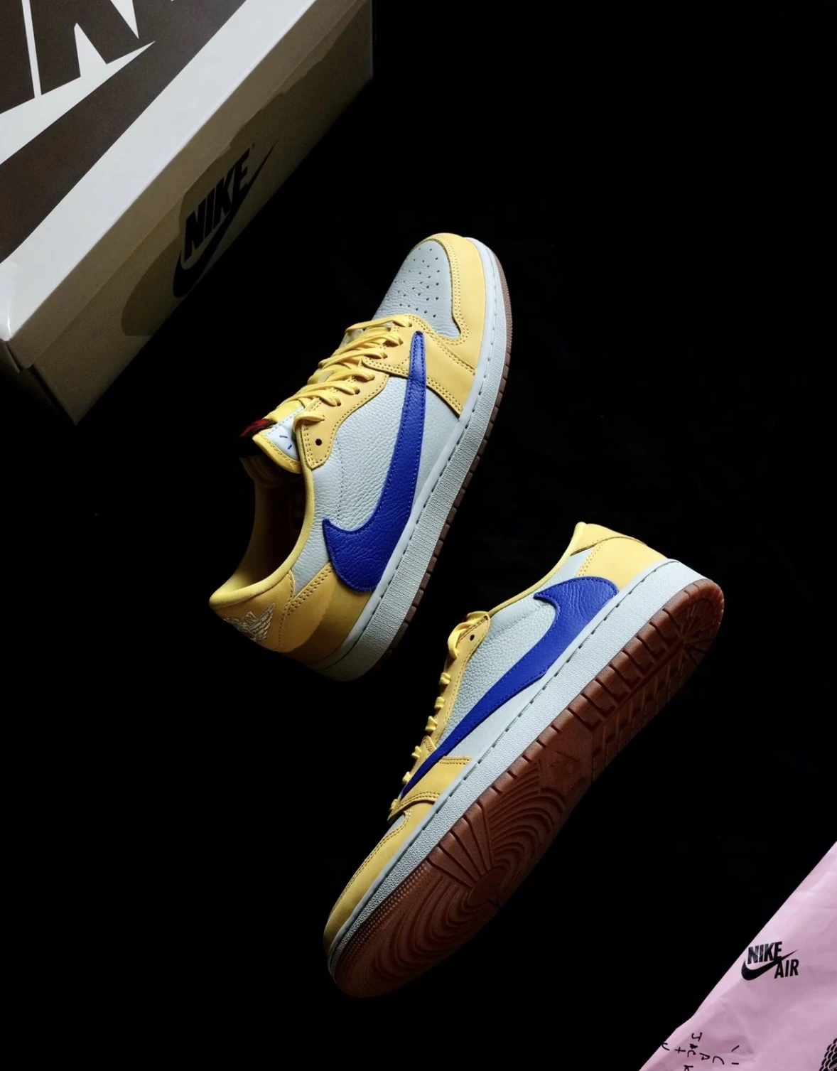 Travis Scott x Air Jordan 1 Low OG 倒勾 金絲雀/DZ4137-700