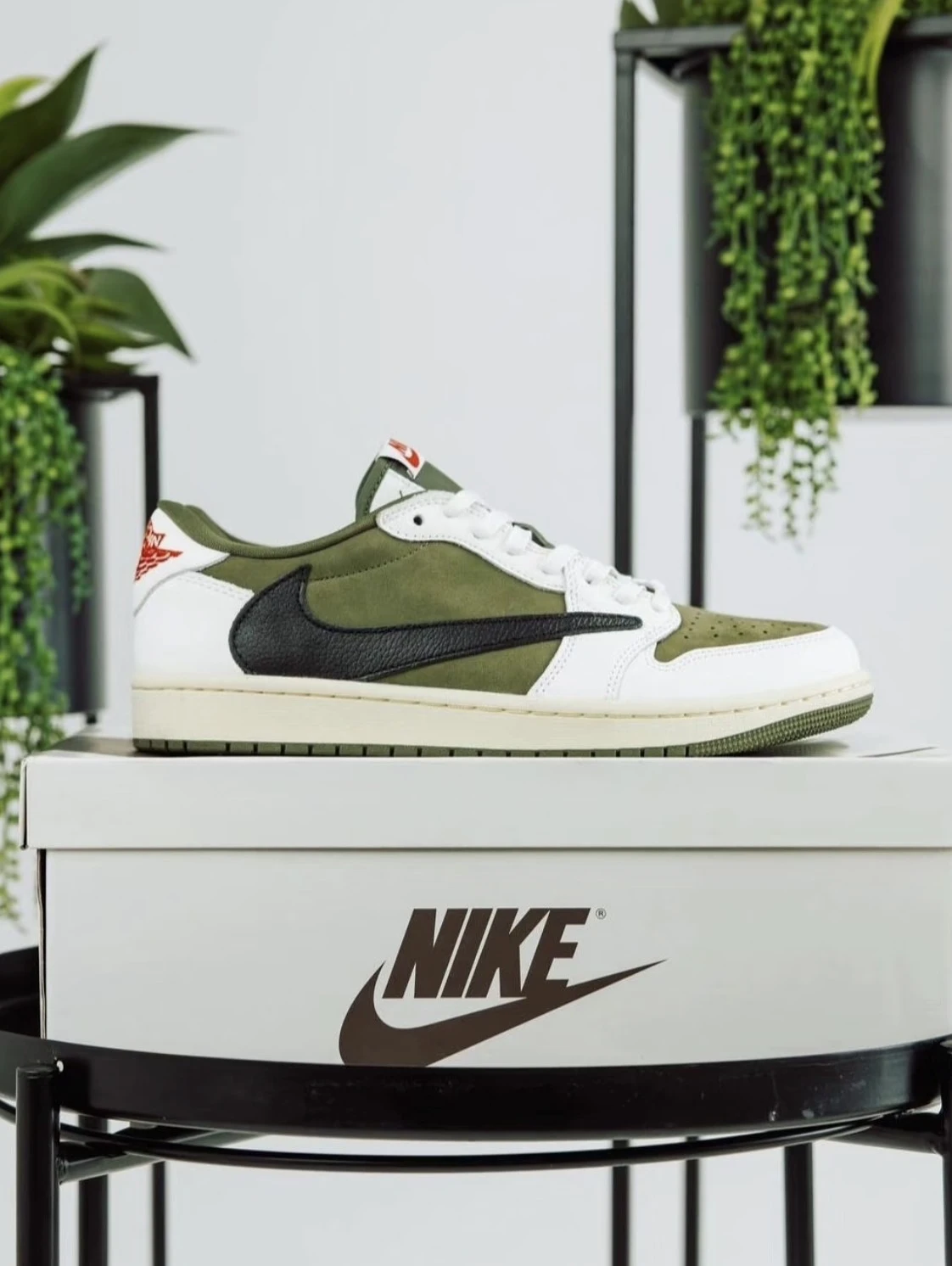 Travis Scott x Air Jordan 1 Low OG 反轉橄欖綠/DM7866-200
