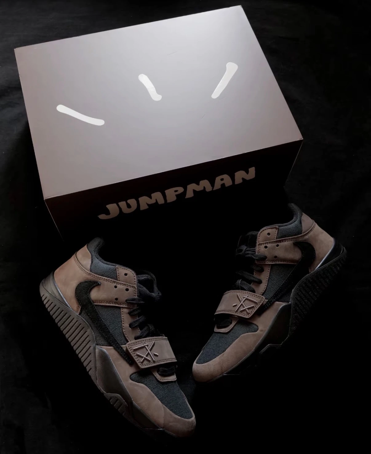 Jordan x Travis Scott深摩卡/FZ8117-204