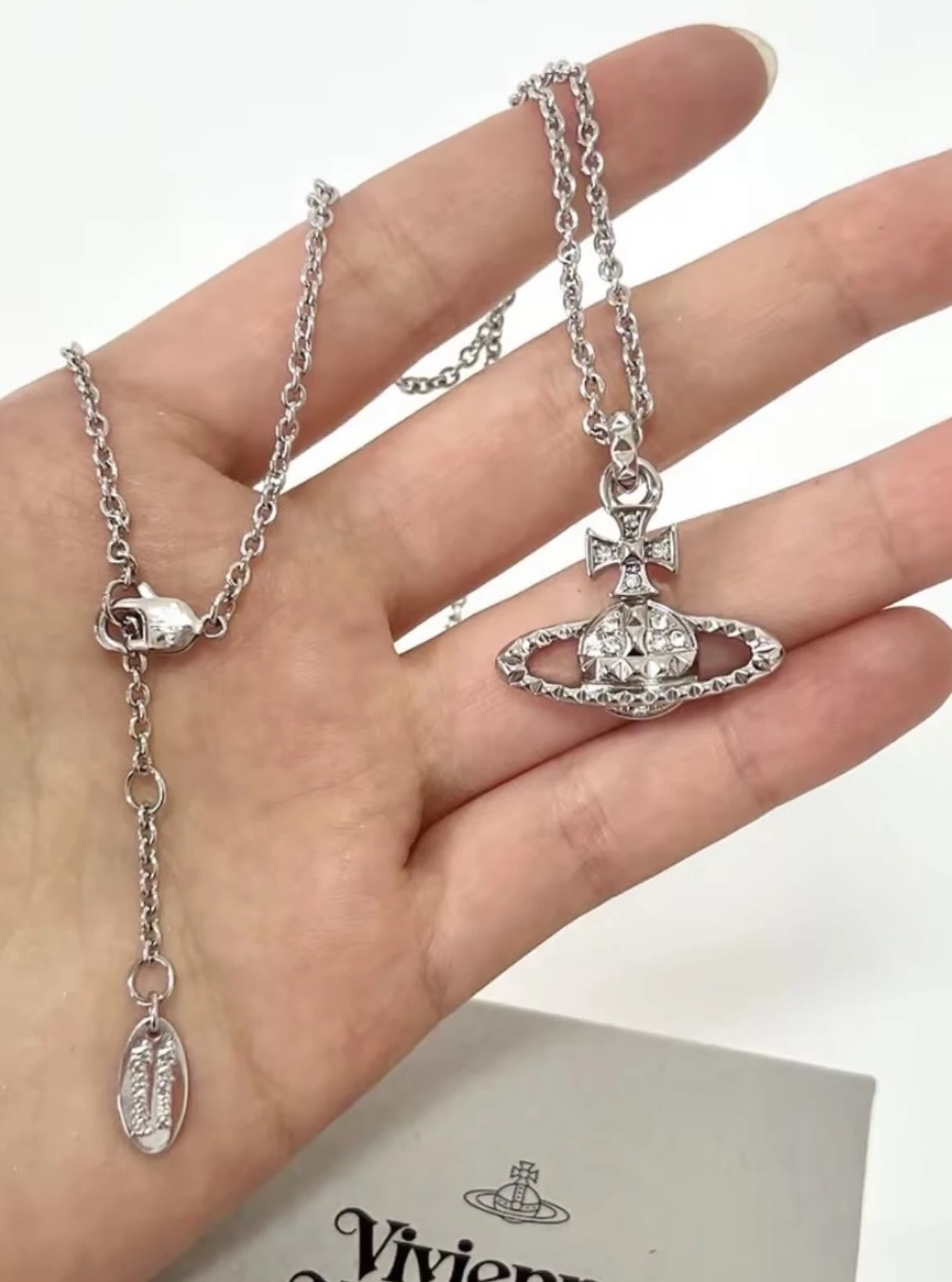 Vivienne Westwood 西太后項鍊 MAYFAIR BAS RELIEF PENDANT NECKLACE/63020052W110
