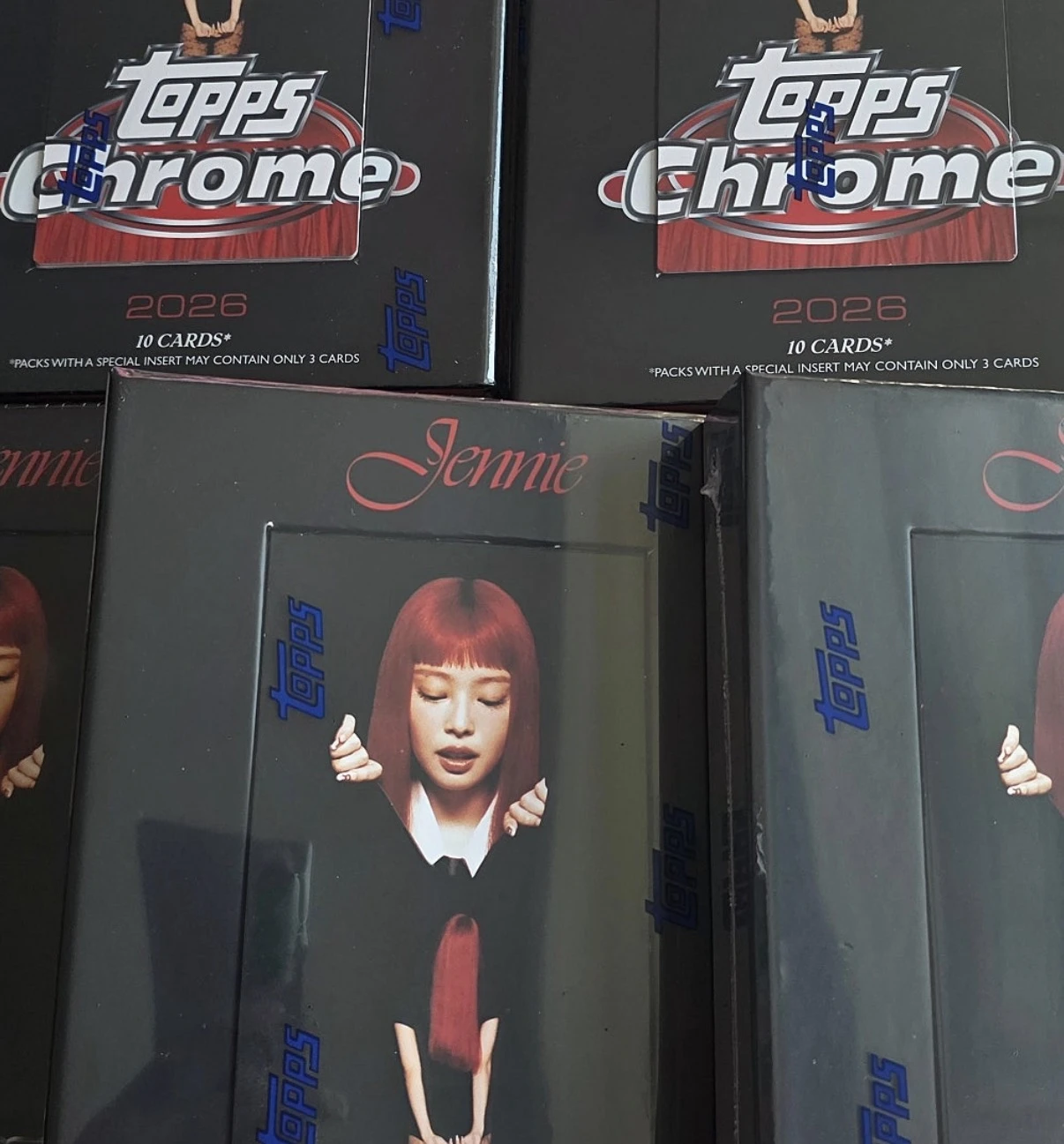 2026 Topps Chrome® x Jennie 官方收藏卡盲盒／卡盒