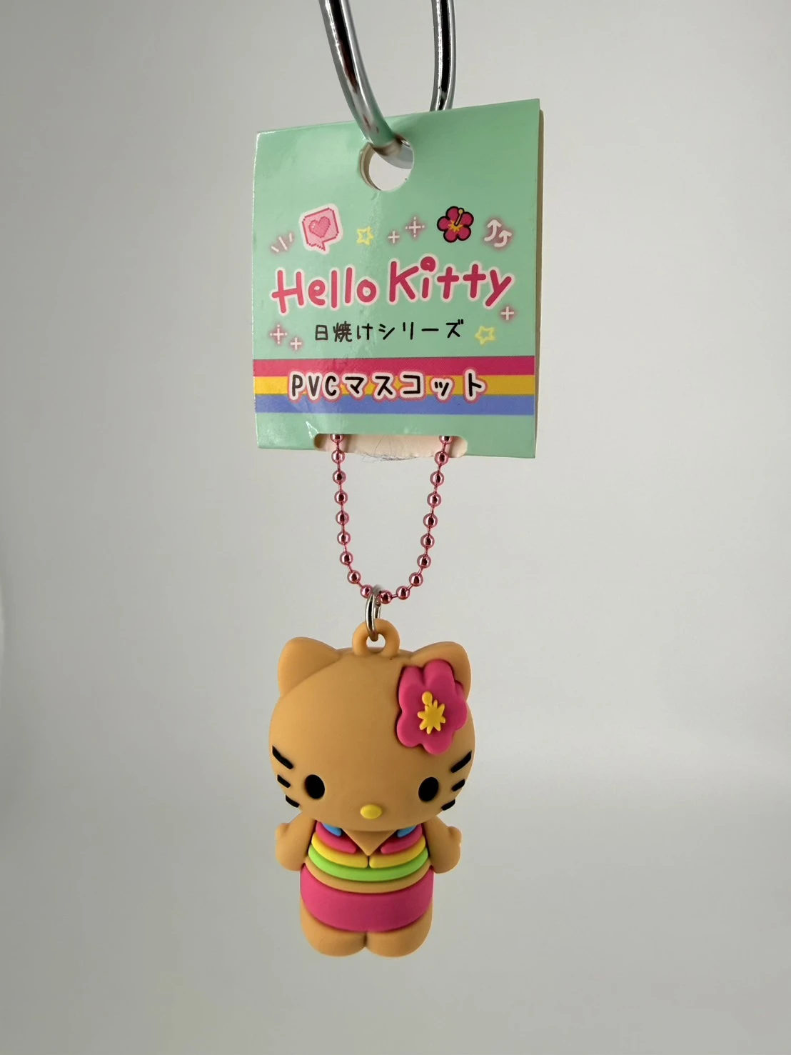 日曬黑皮KITTY彩虹比基尼公仔吊飾