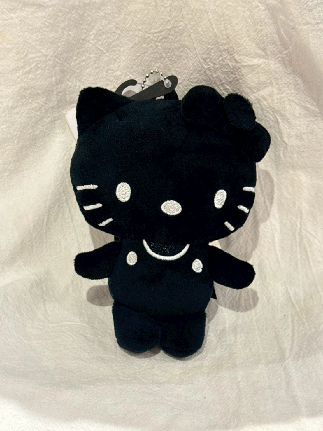KITTY五十週年AVAIL限定全黑吊飾