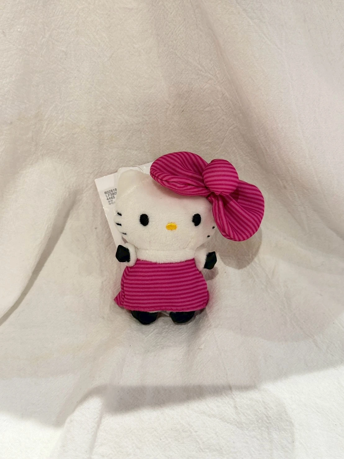 LOWRYS限定KITTY蝴蝶結條文吊飾