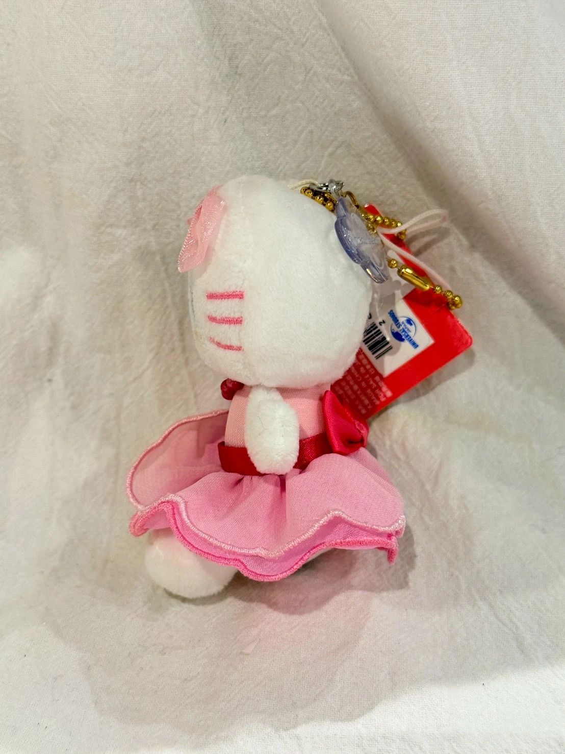 環球KITTY珍珠紗裙迷你吊飾