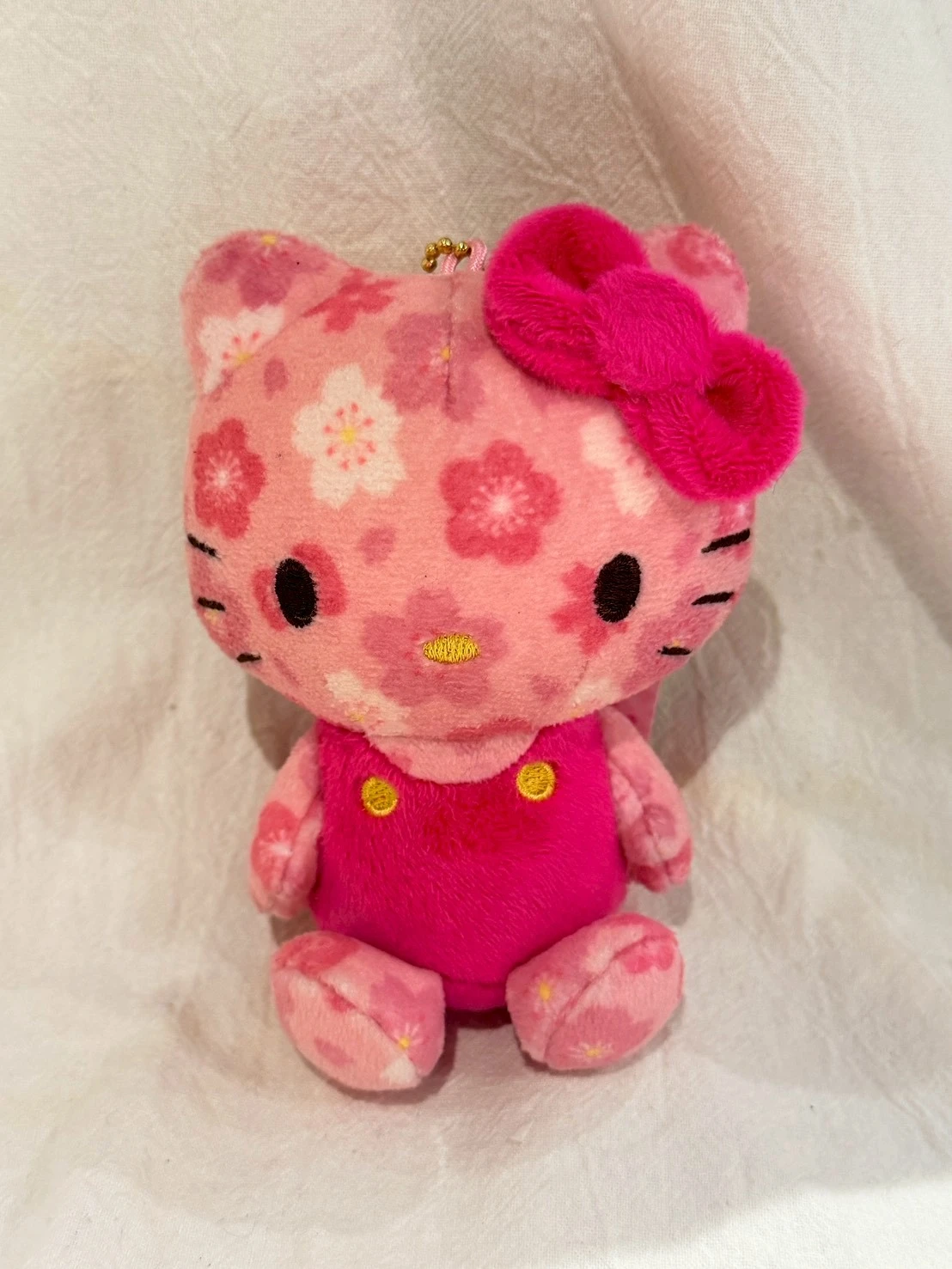 KITTY櫻花滿版限定吊飾