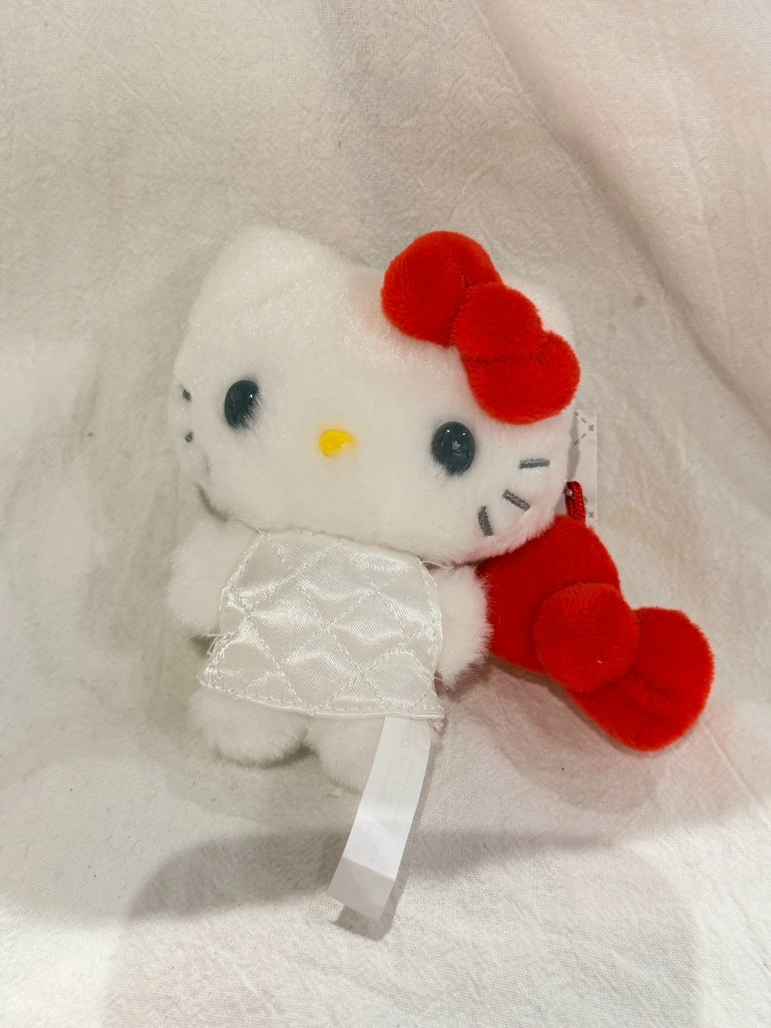 KITTY雪白菱格蝴蝶結吊飾