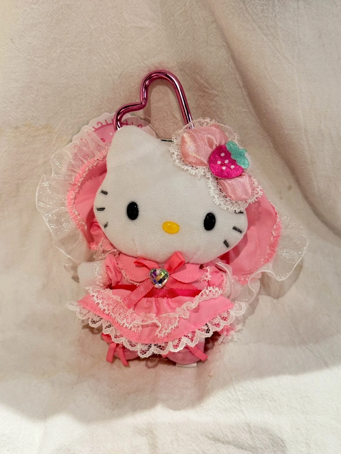 KITTY草莓女僕愛心吊飾