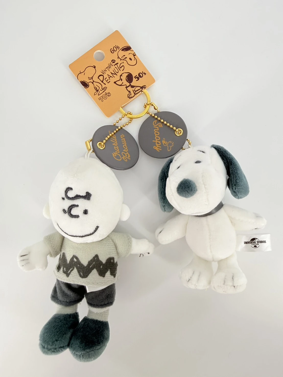 環球復刻灰白查理布朗史努比吊飾