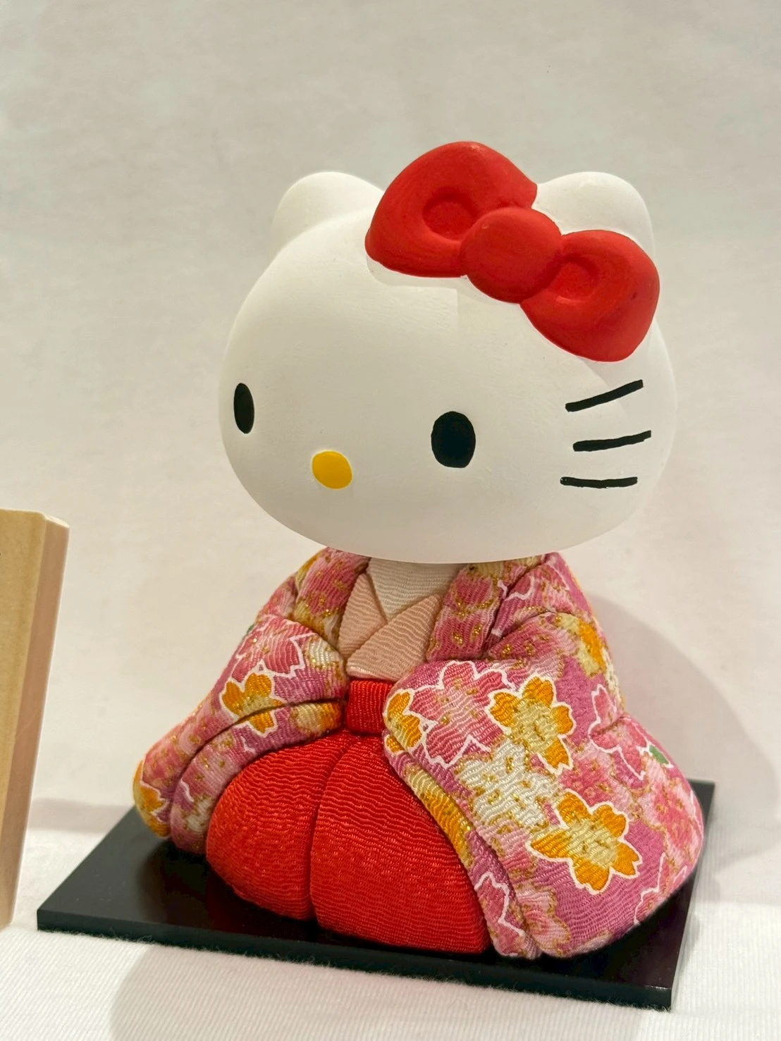 日本限定和服kitty擺飾(桃櫻)