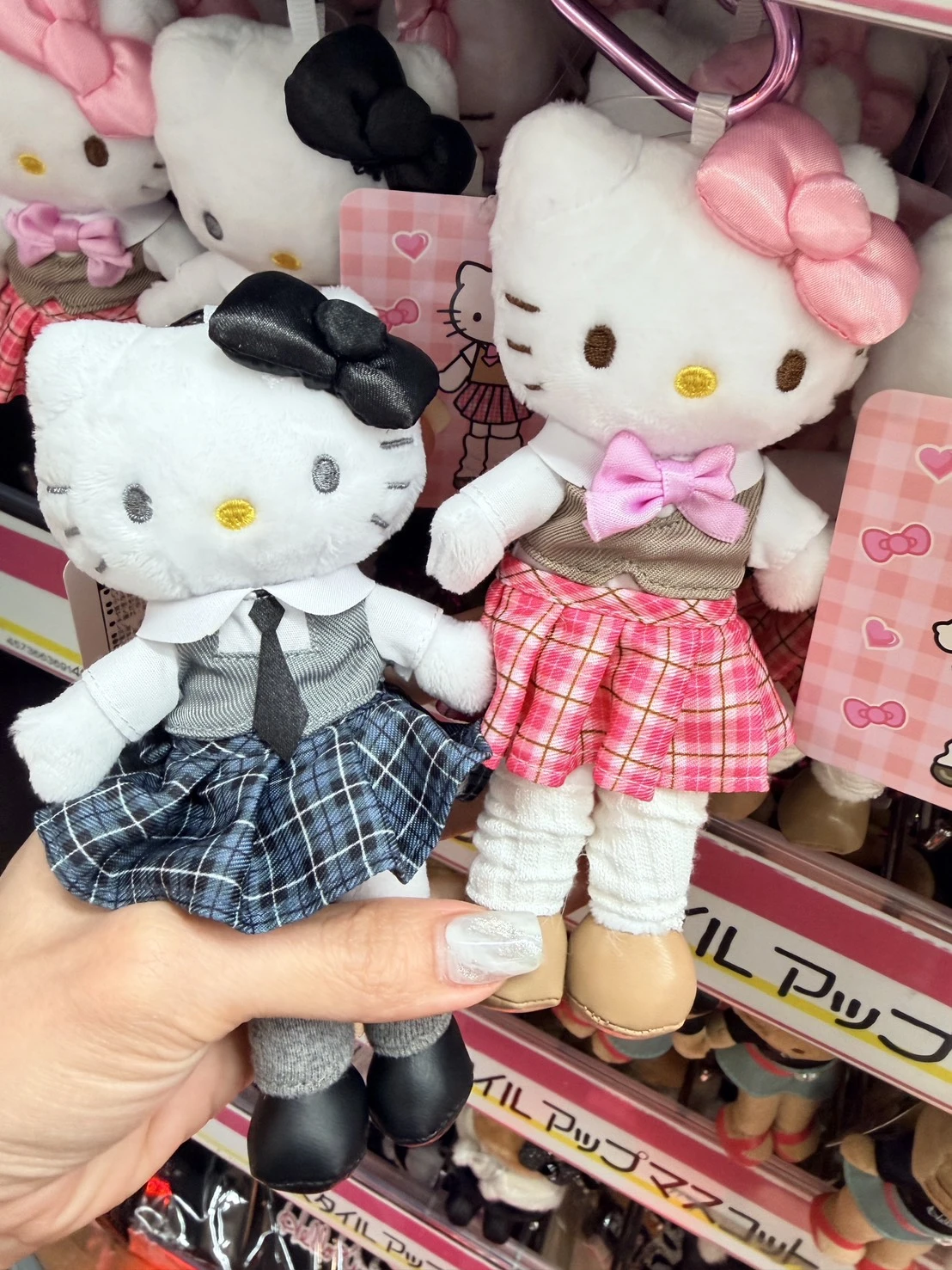 驚安限定KITTY制服吊飾(粉)