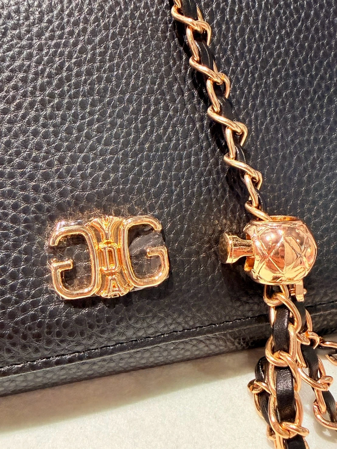 GYDA限定金屬LOGO皮夾WOC斜背包