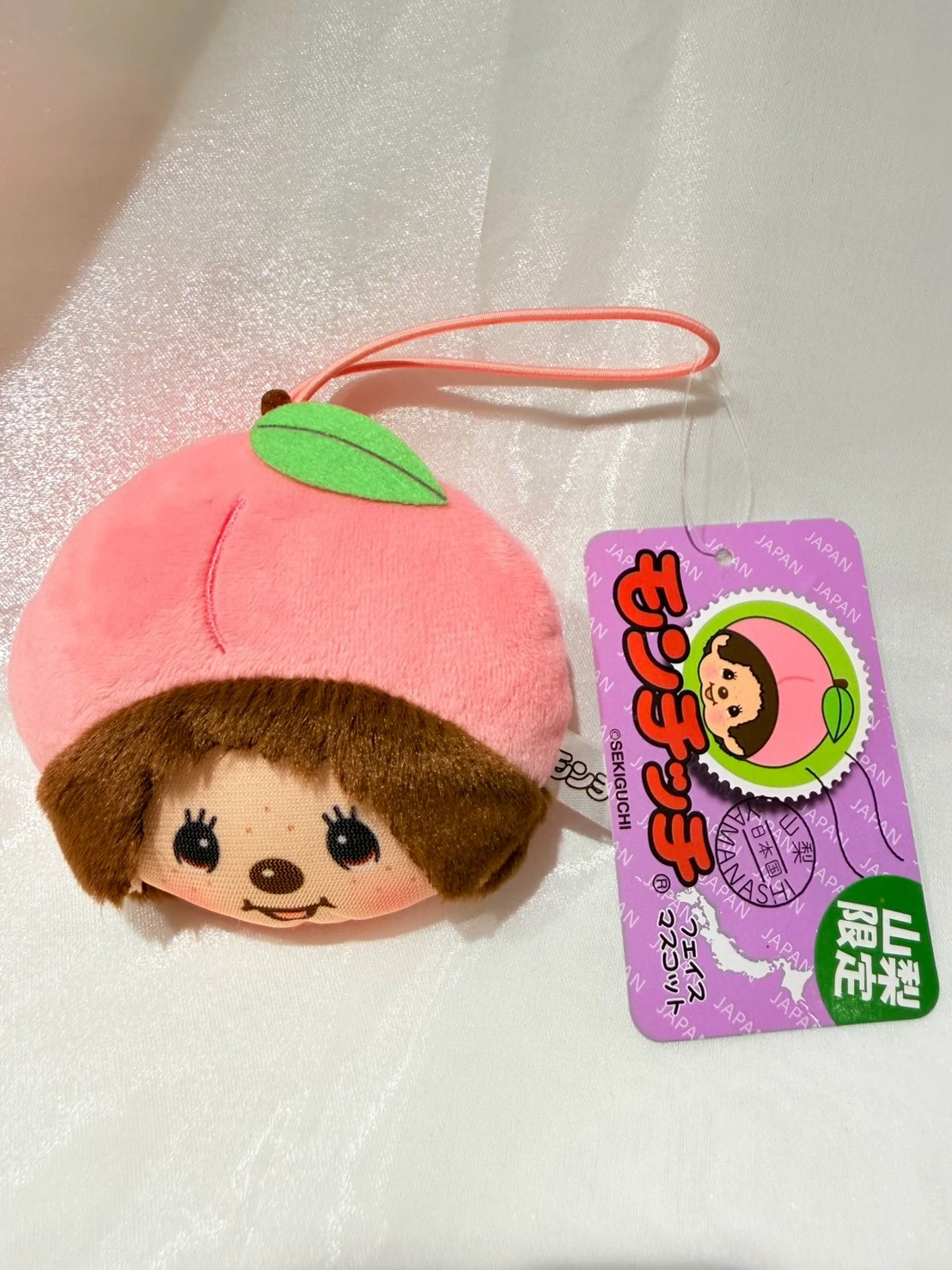 區域限定蒙奇奇山梨水蜜桃吊飾