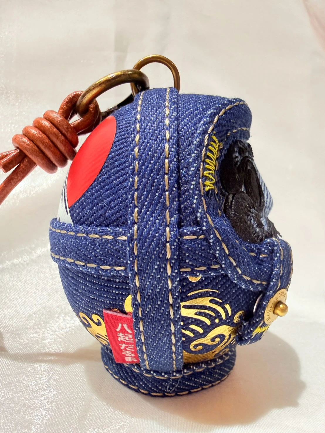 日本達摩手作牛仔富士山夜光拼布吊飾