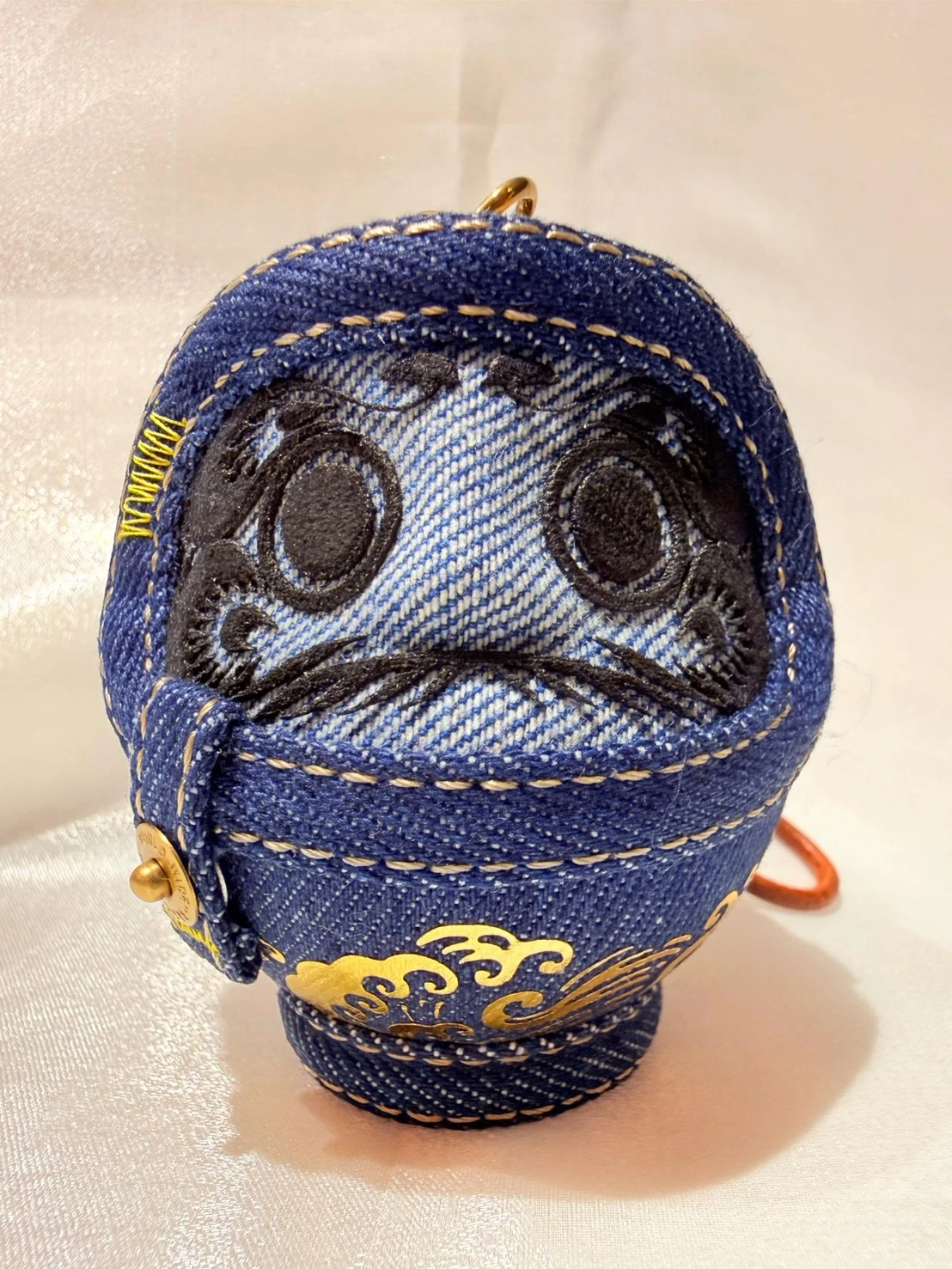 日本達摩手作牛仔富士山夜光拼布吊飾