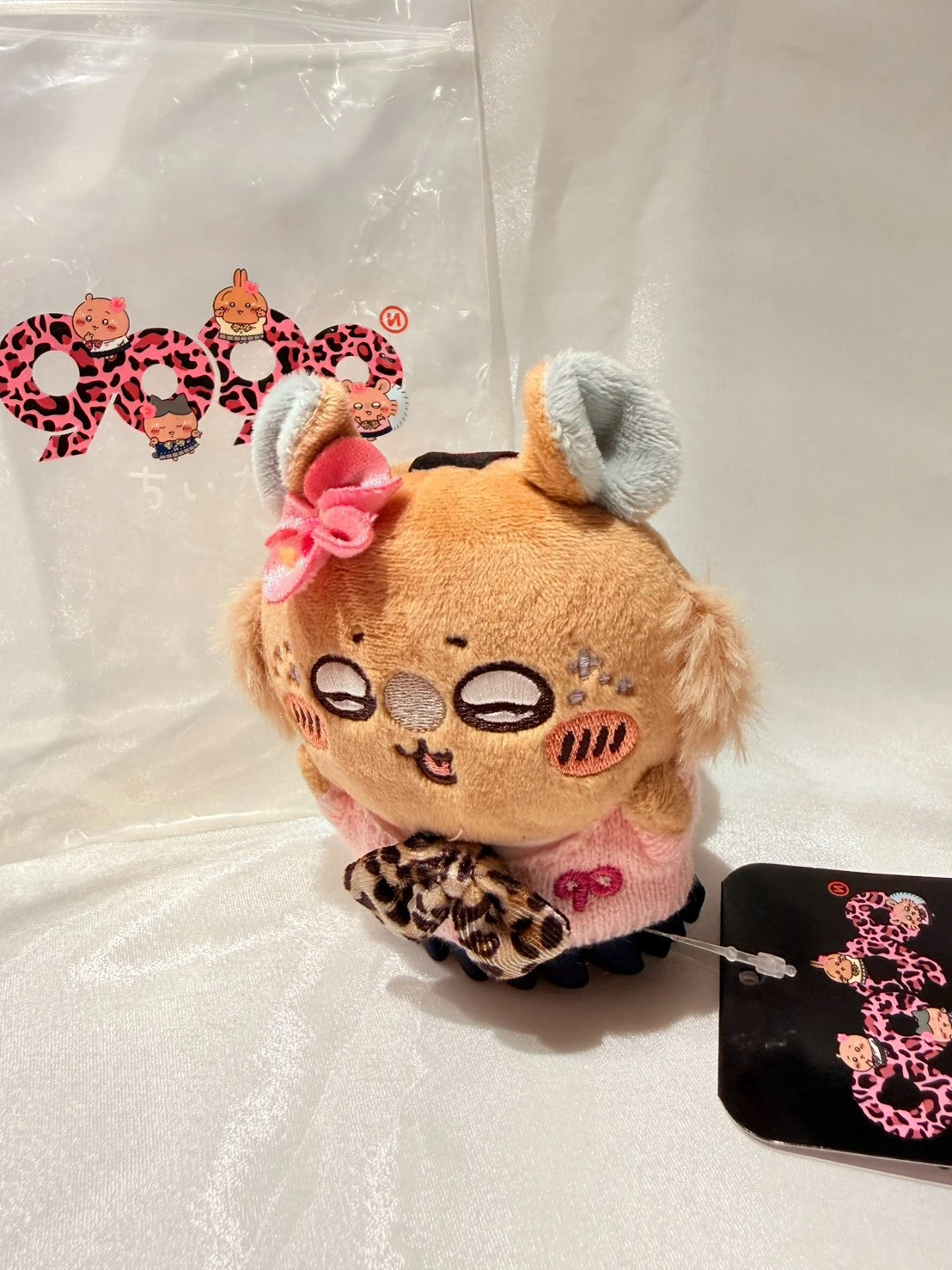 限定9090吉伊卡哇黑皮制服吊飾(小桃)