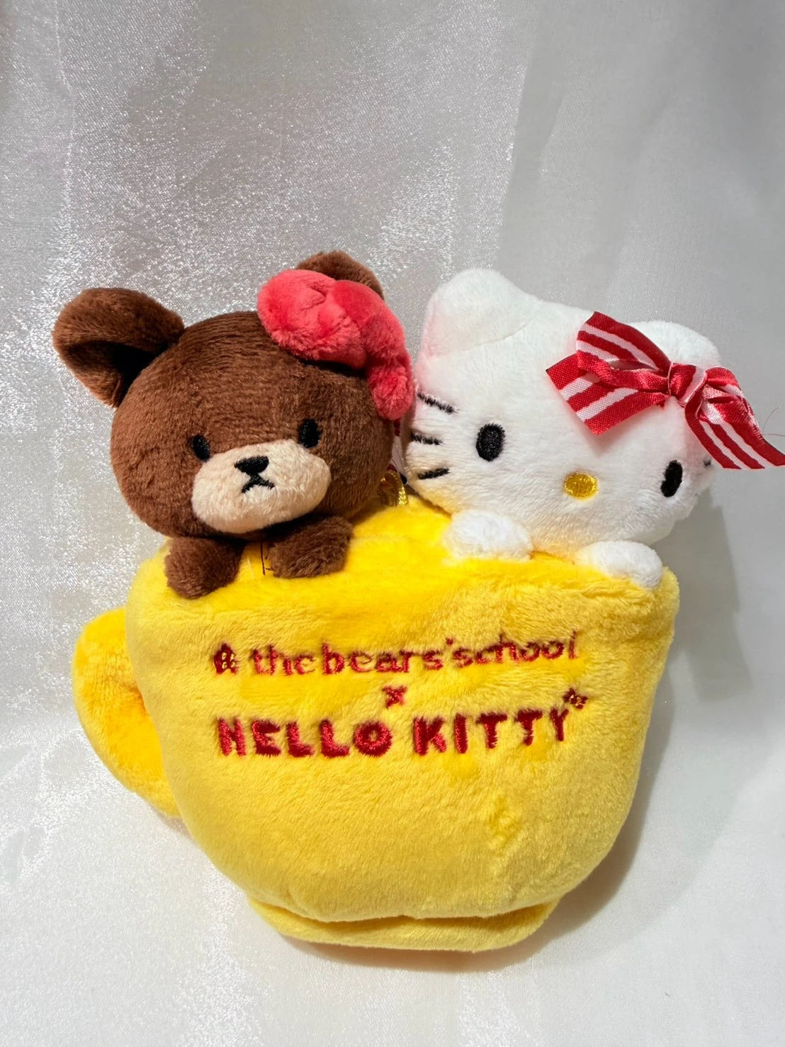 KITTY學校小熊購物袋娃娃吊飾