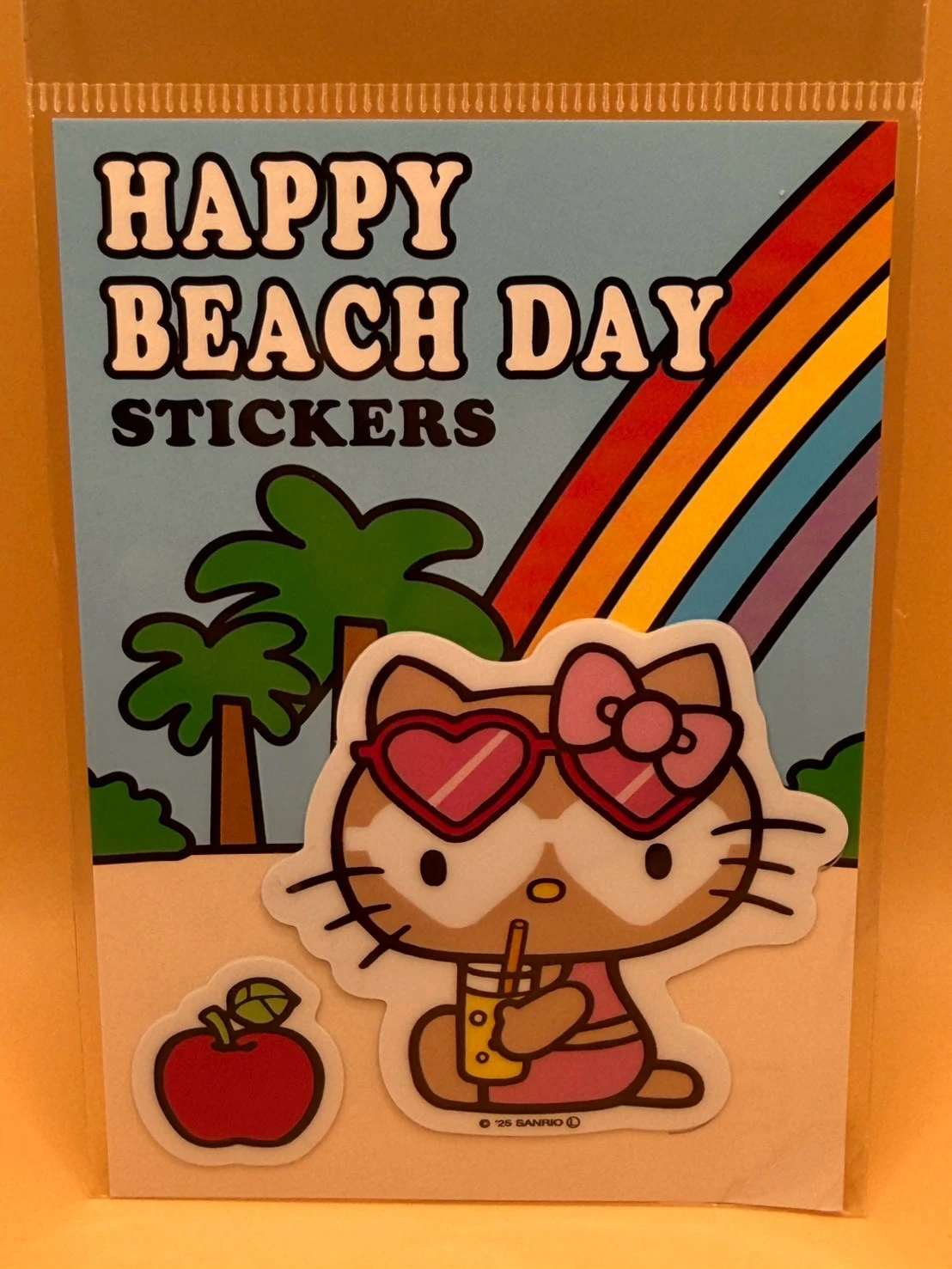 沖繩限定黑皮KITTY蘋果貼紙