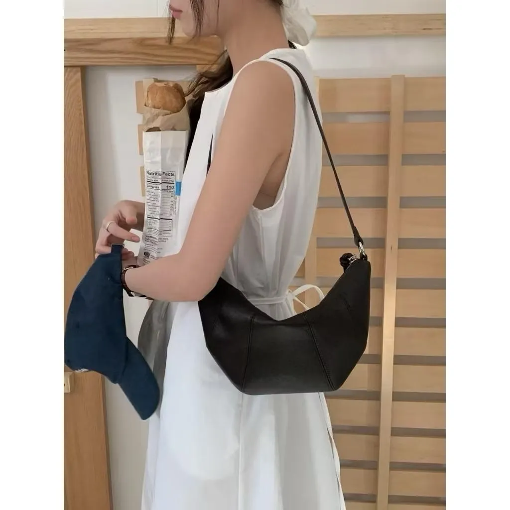 【黑色現貨】正韓 Leonie 牛皮可頌包 牛角包 可斜背 可手提
