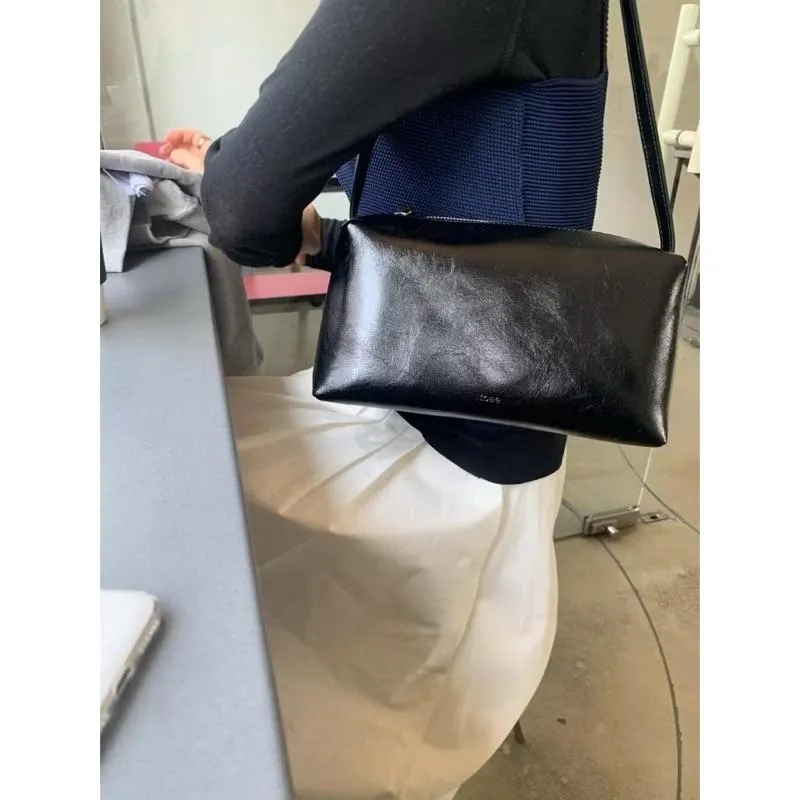 【黑白紅現貨+預購】Mumu select 。正韓 Toae小眾品牌 Pony Bag（背帶長度可以調整）