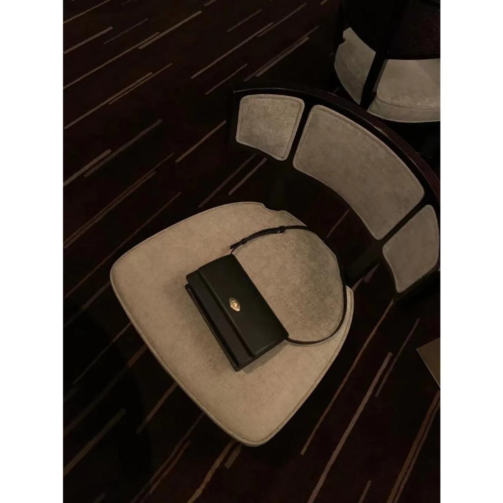 【現貨】Mumu select。正韓 設計師品牌 Toae 氣質金釦小方包 Pecan Bag