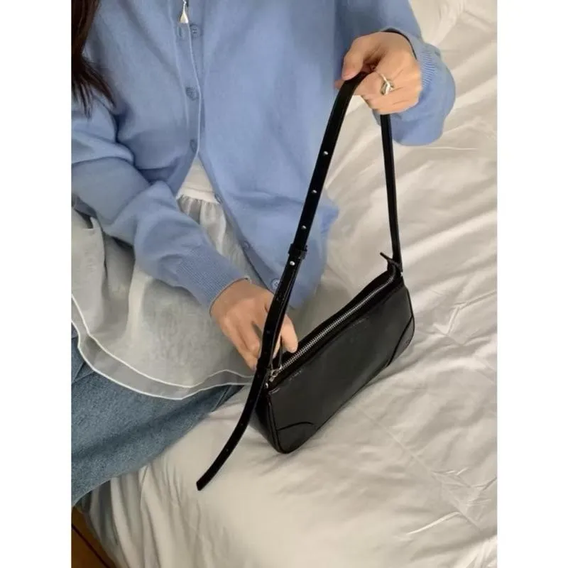 【現貨+預購 實拍免運】Mumu select。 Toae 真皮 Fling Bag 可調節手提肩背法棍包