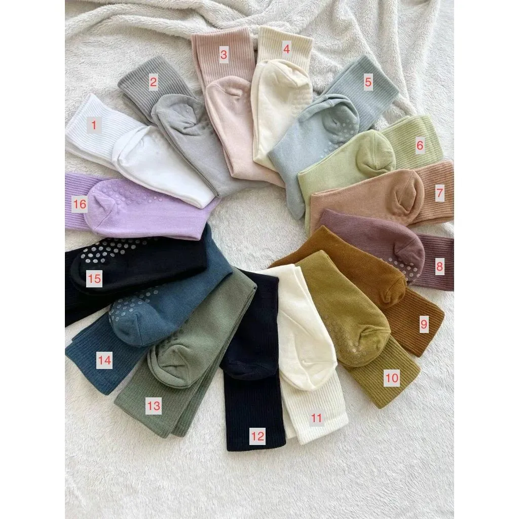 【多色全現貨】正韓瑜珈服專用襪！保暖襪 多色止滑坑條長襪 材質吸汗 皮拉提斯專用襪 瑜伽用品