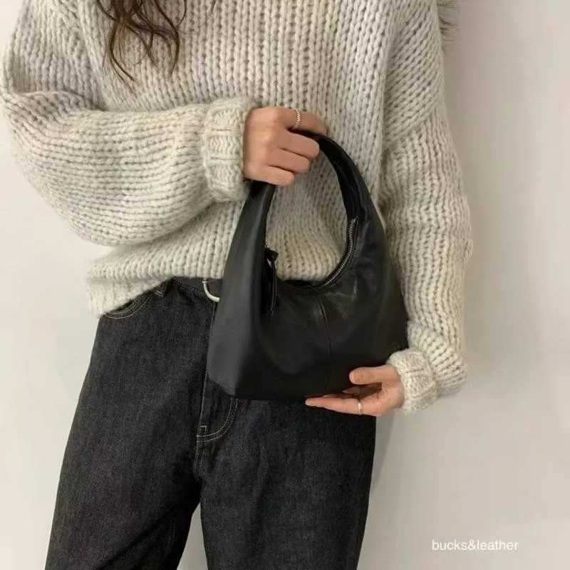 【灰現貨+預購】Bucks & leather -俏皮手拎拉練包