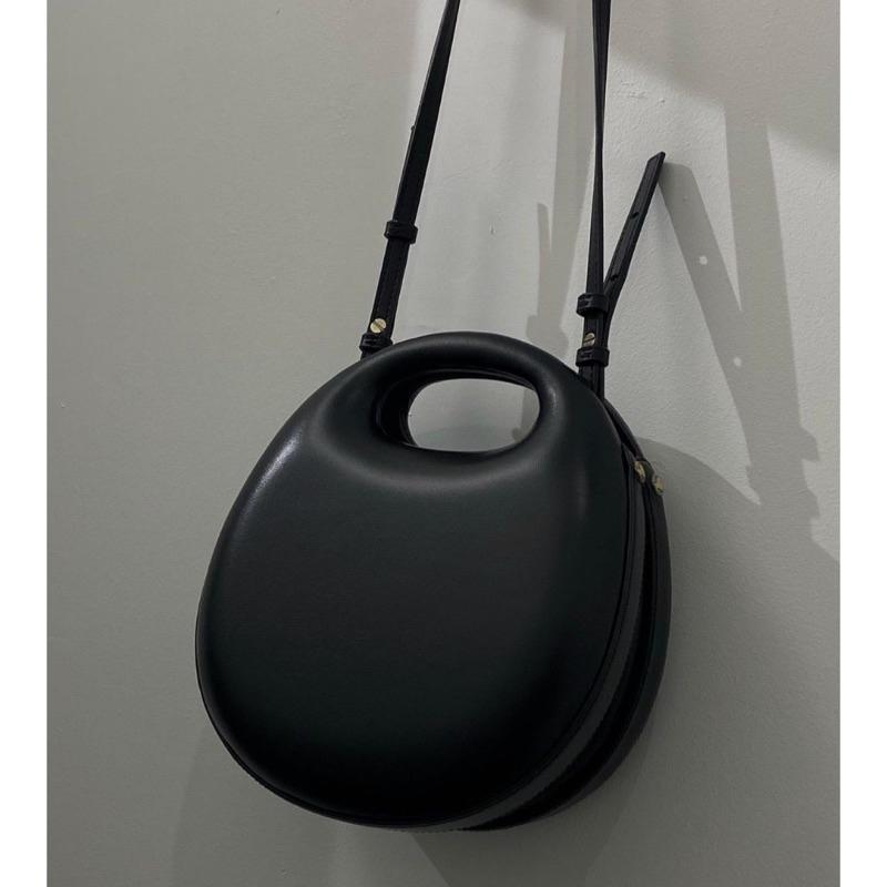 【黑現貨+預購】正韓 Archivepke 小眾品牌 硬殼貝果包 Shell bagel bag