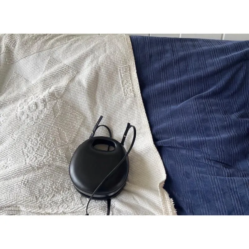 【黑現貨+預購】正韓 Archivepke 小眾品牌 硬殼貝果包 Shell bagel bag