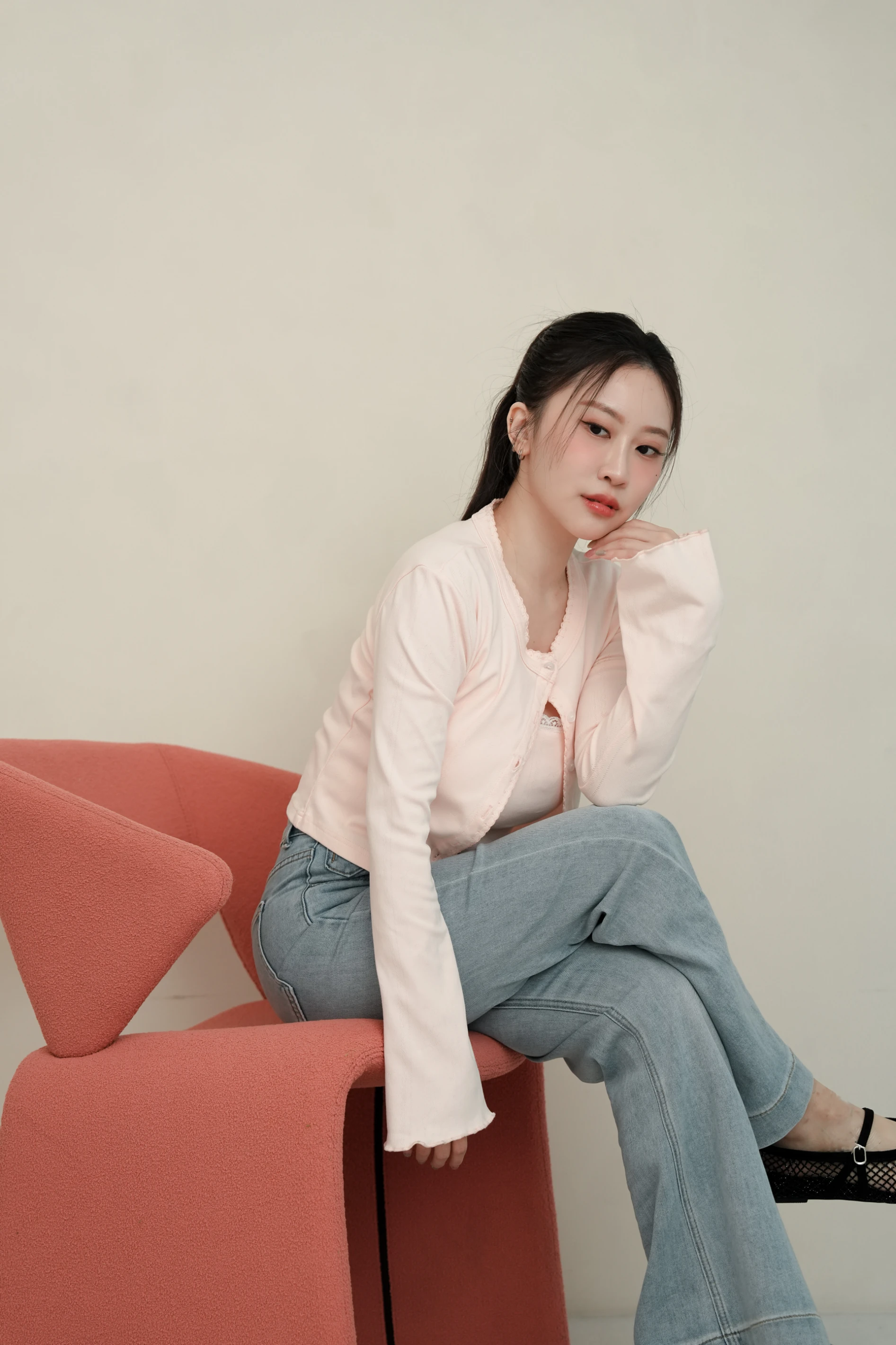 舒服小花・木耳邊緹花蕾絲拼接喇叭袖小外套-長袖(橘粉色)