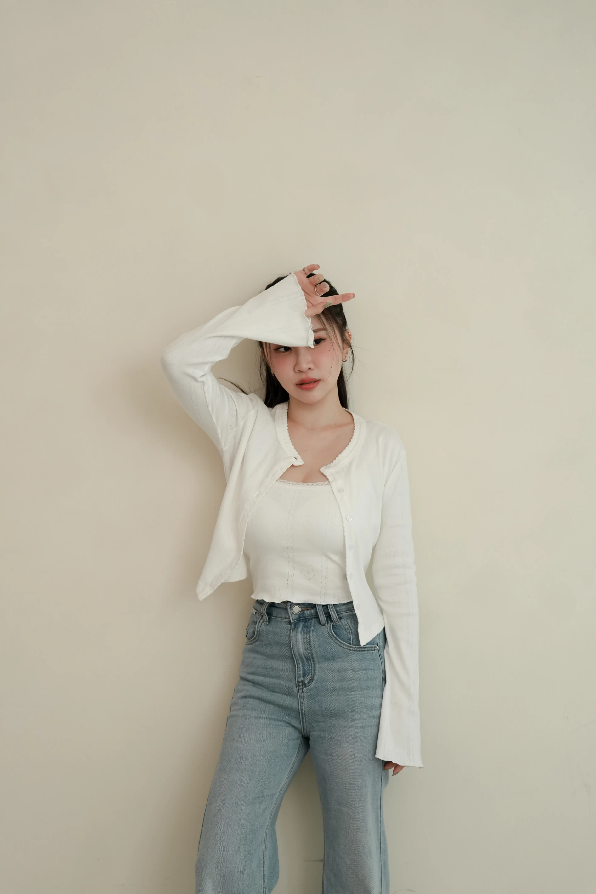 舒服小花・木耳邊緹花蕾絲拼接喇叭袖小外套-長袖(白色)