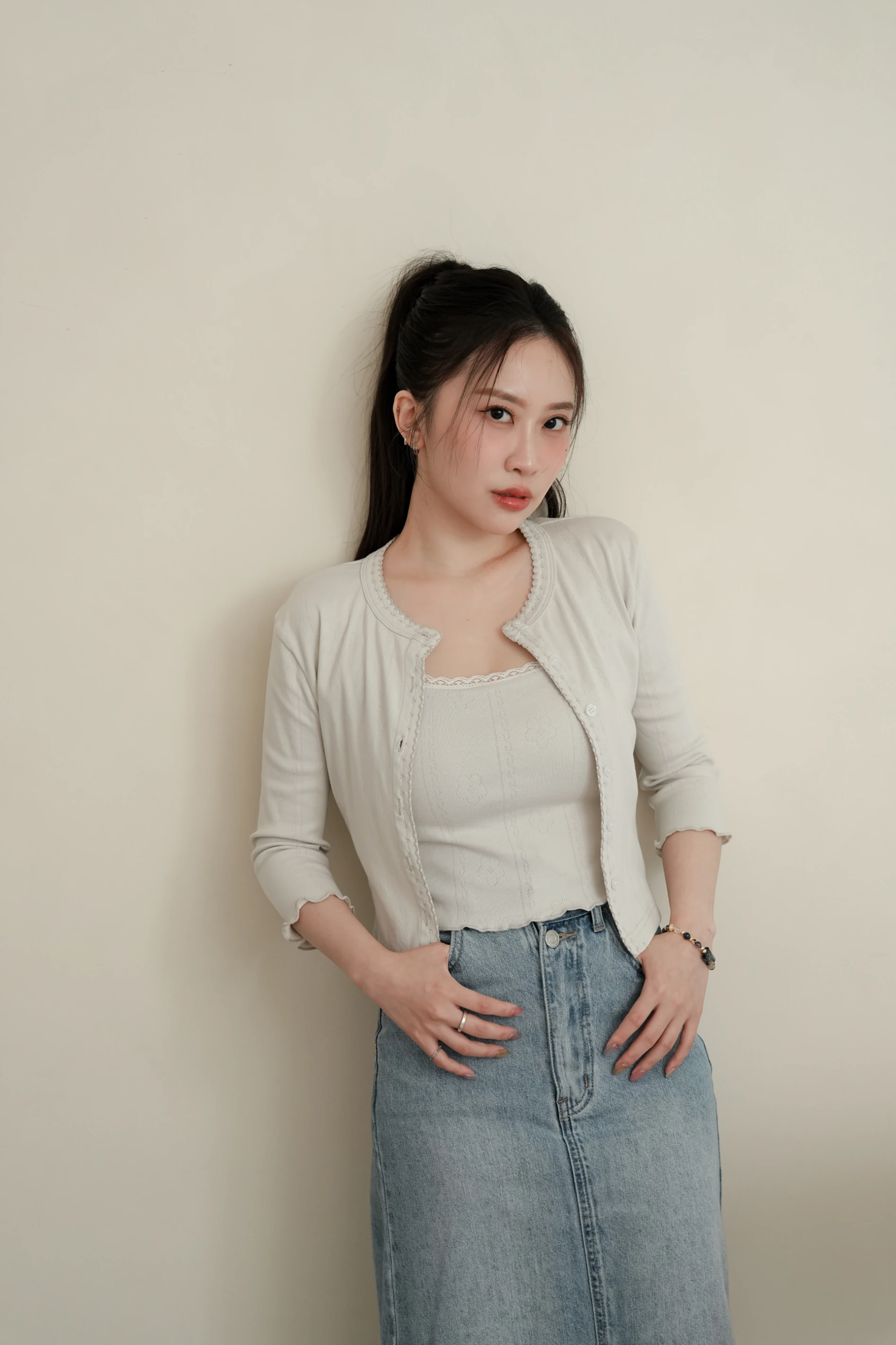 舒服小花・木耳邊緹花蕾絲拼接七分袖小外套-七分袖(灰色)