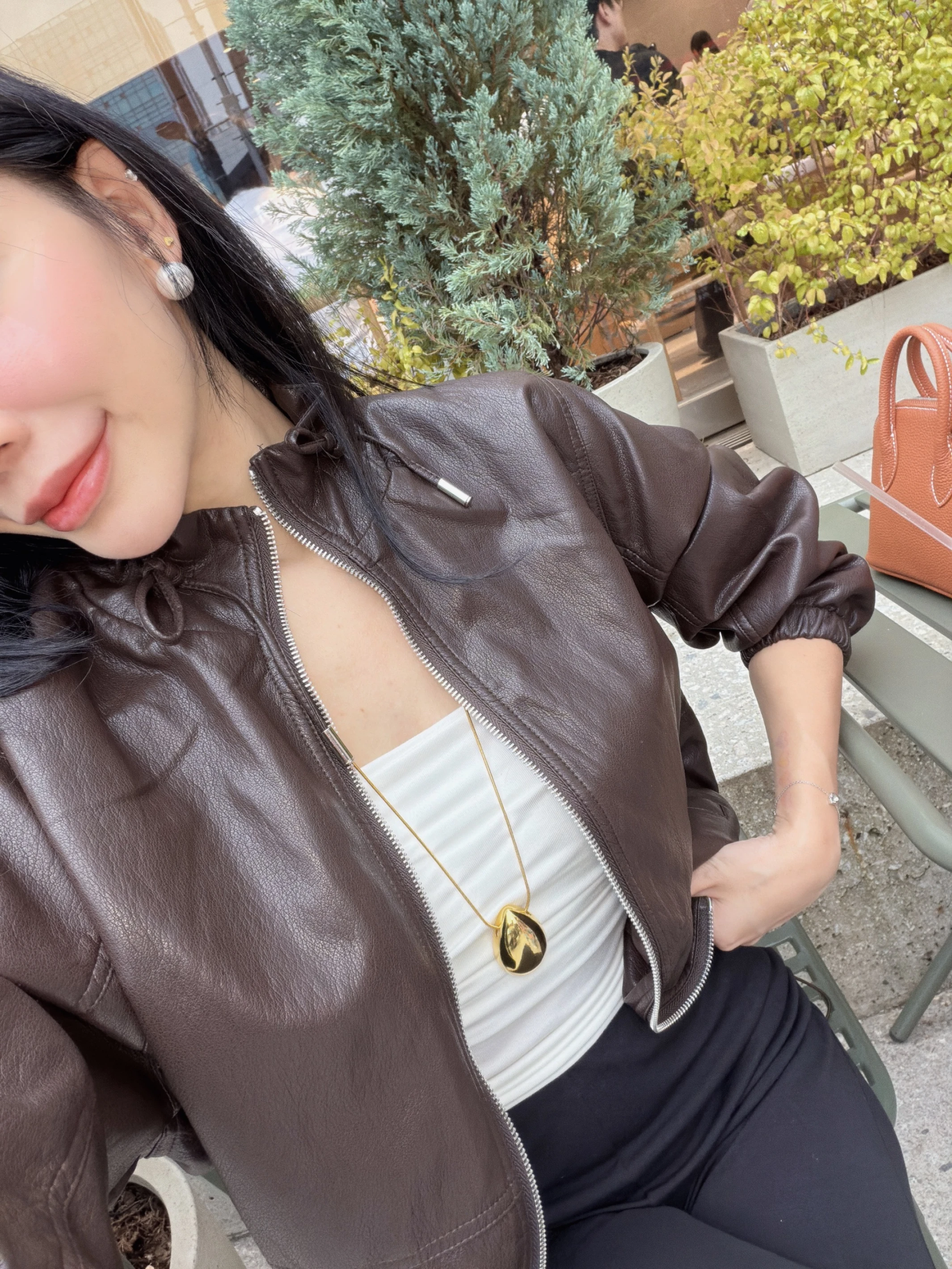 時髦率性立領短版皮外套(質感深咖)