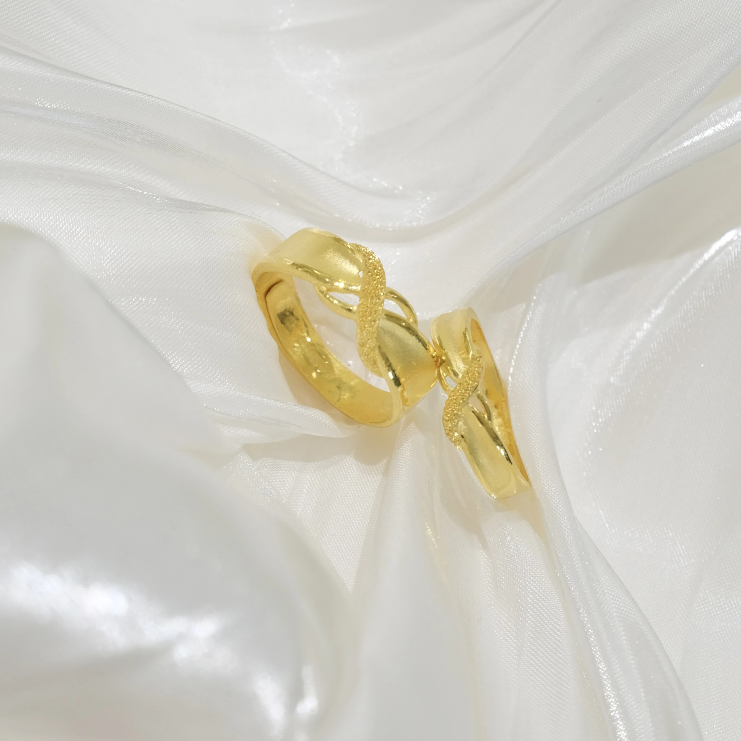 金緣交織 | 黃金對戒