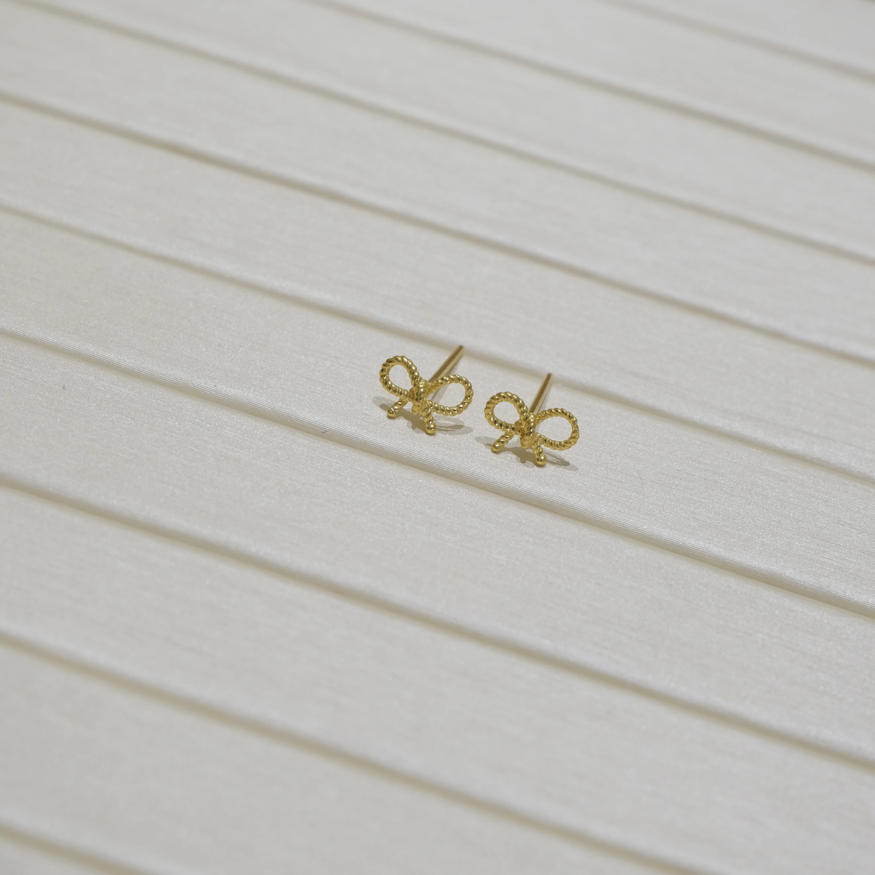 金絲蝶語 | 黃金蝴蝶結耳釘
