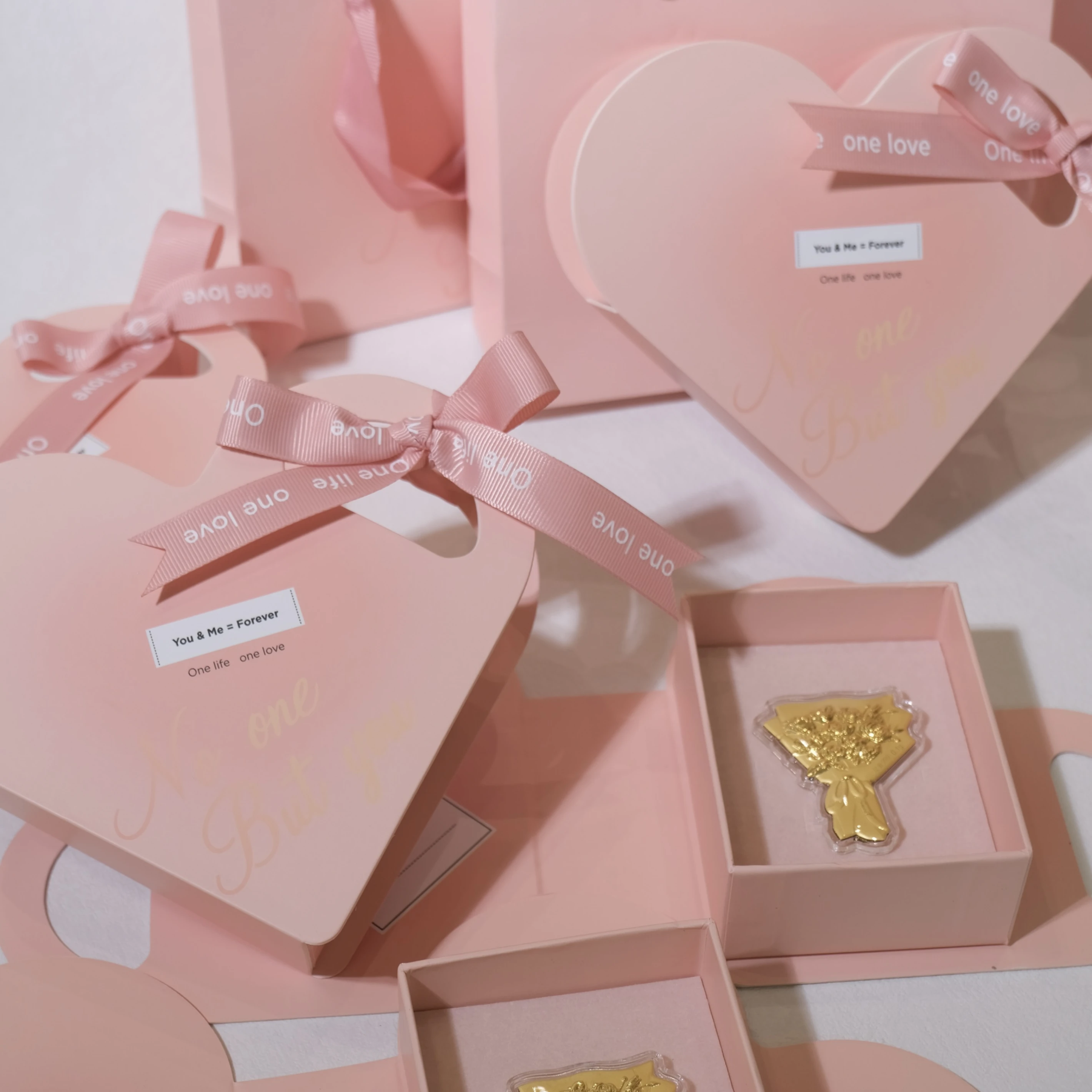 玫你不行 ｜玫瑰花黃金花束禮盒