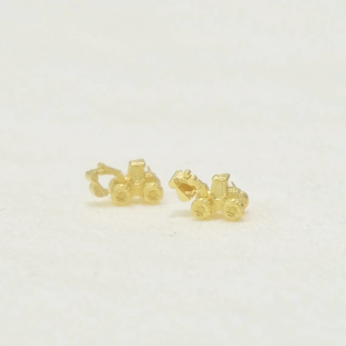 挖土機｜黃金實心金豆