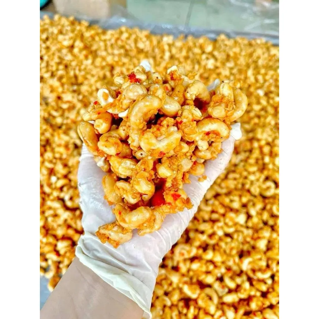 腰果（蒜頭辣椒拌炒過，微辣）500公克裝HẠT ĐIỀU TỎI ỚT️ 𝟓𝟎𝟎𝐠