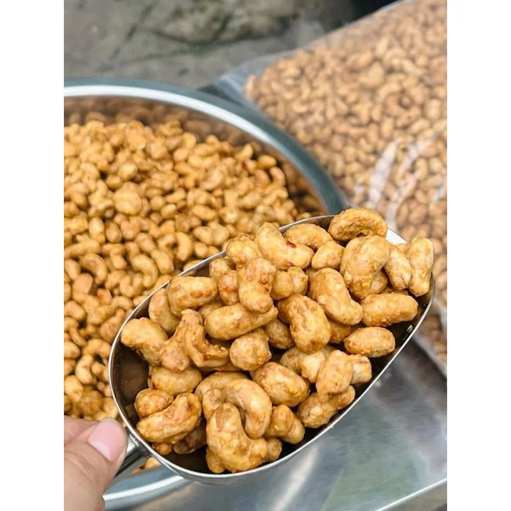 腰果（蒜頭辣椒拌炒過，微辣）500公克裝HẠT ĐIỀU TỎI ỚT️ 𝟓𝟎𝟎𝐠