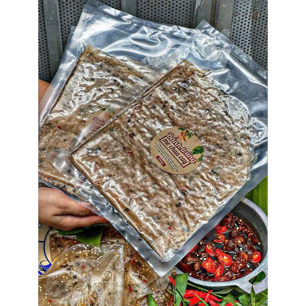 Bánh tráng me chua cay香辣酸梅米紙